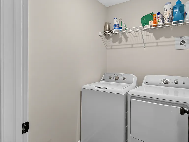 118 Juniper Dr — Photo 36