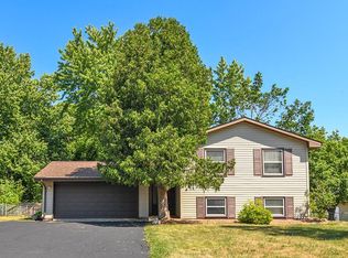 9236 Goldenrod Ln N, Maple Grove, MN 55369