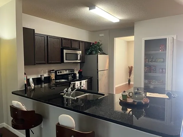 Montclair Townhomes — Photo 2