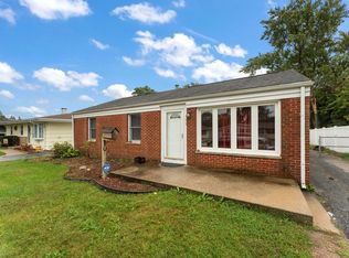 135 Laura Ln, Thornton, IL 60476