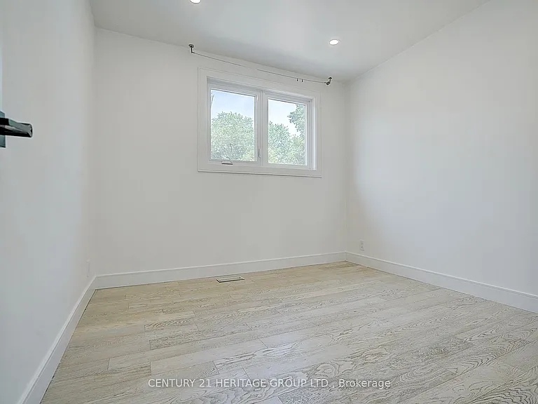 326 McConvey Dr — Photo 10