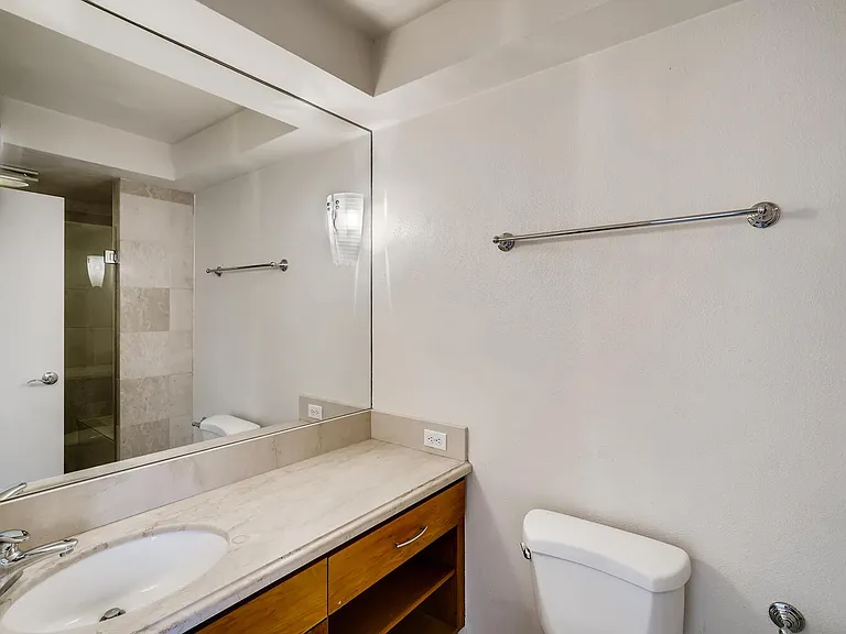 Skyline House — Photo 10