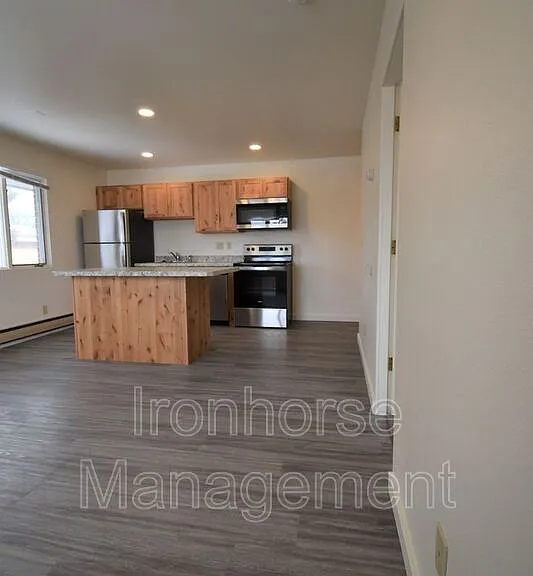 801 W Villard St #37 — Photo 9