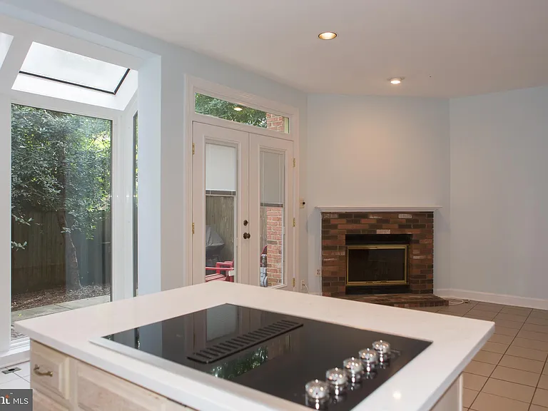 7828 Oracle Pl — Photo 5