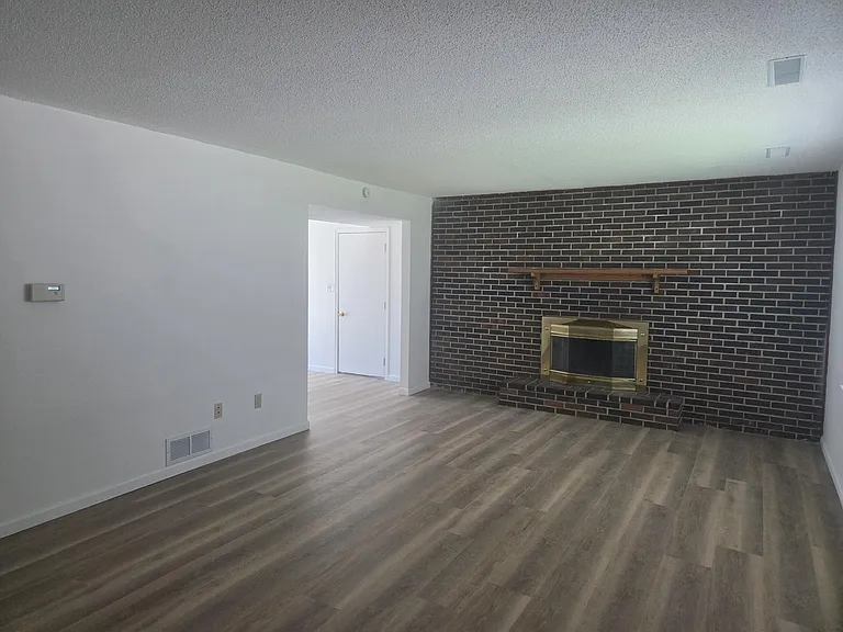 4807 E Schooner Rd #B — Photo 2