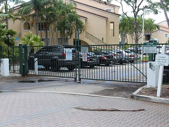4th image of 1755 Village Blvd APT 207
