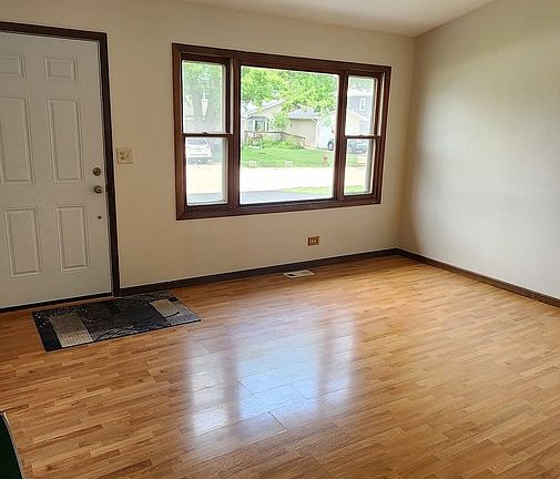 5th image of 1601 Williams Ave