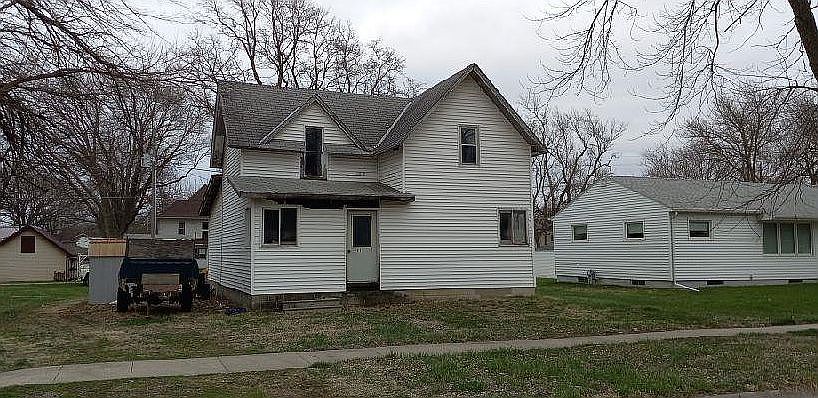 1st image of 209 S 13th St