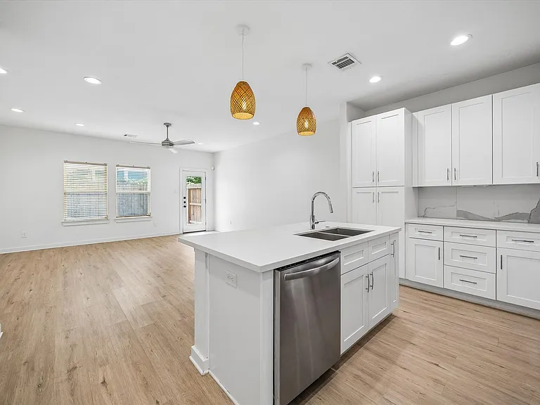 5710 Elysian St — Photo 8