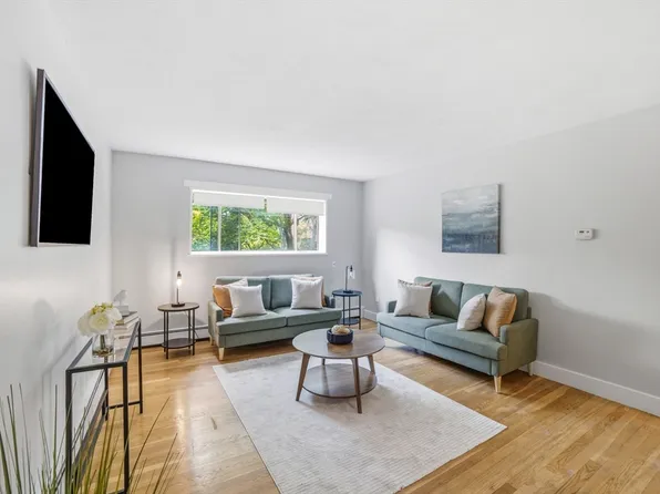 14 Riverside St APT 2-1, Watertown, MA 02472