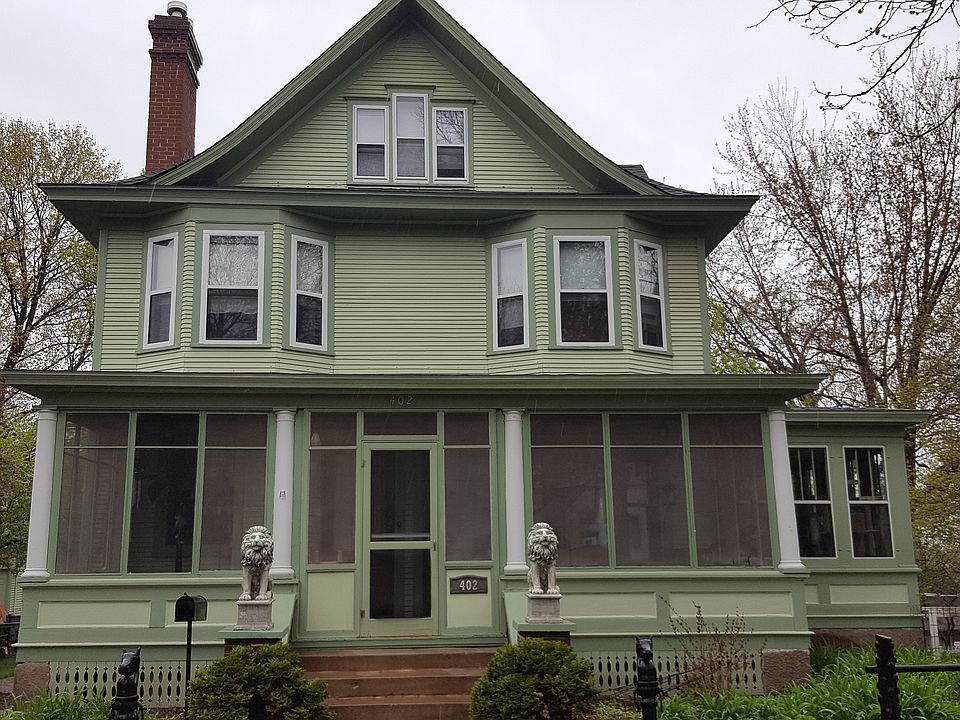 1st image of 402 7th St W