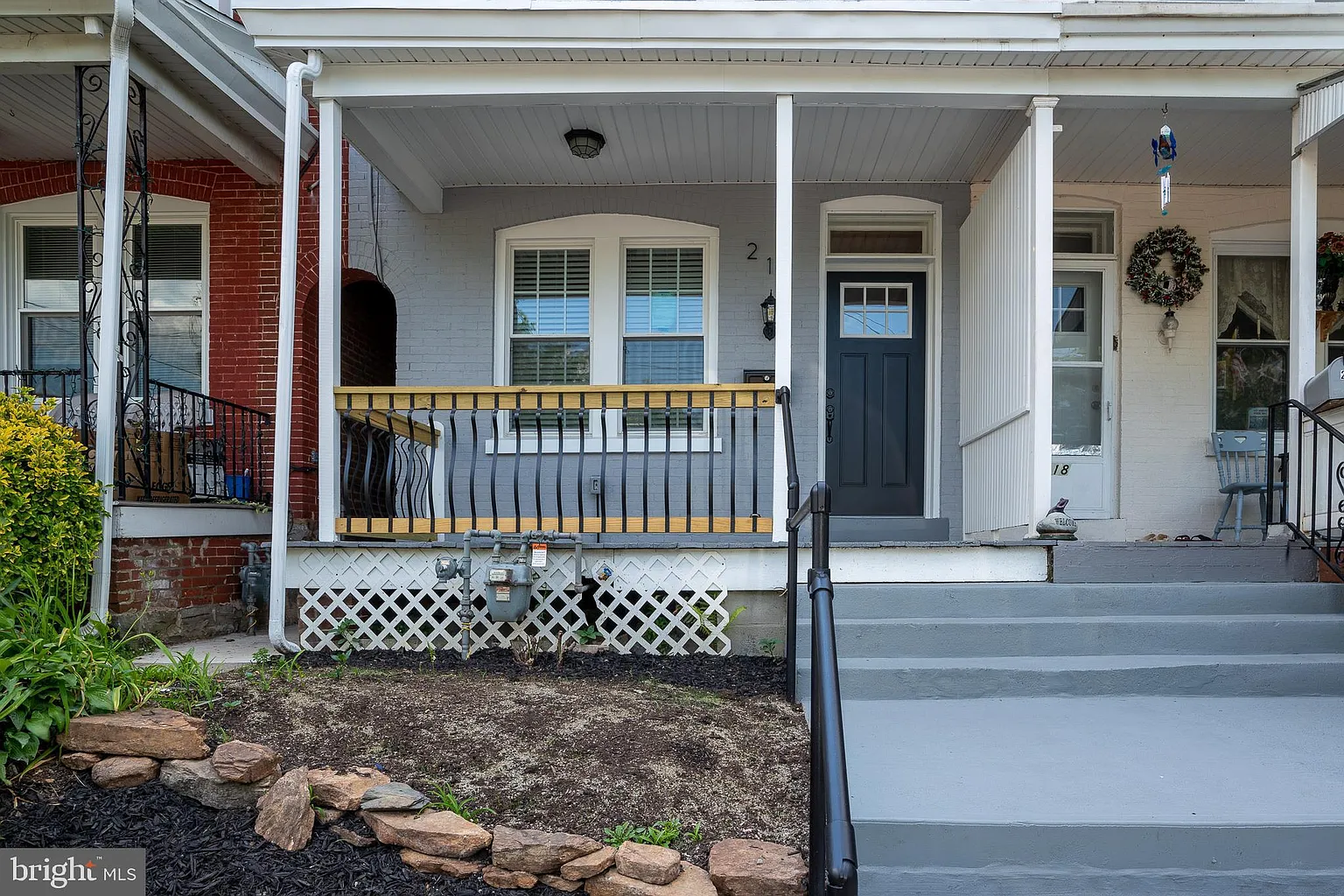 216 N Reservoir St photo 1