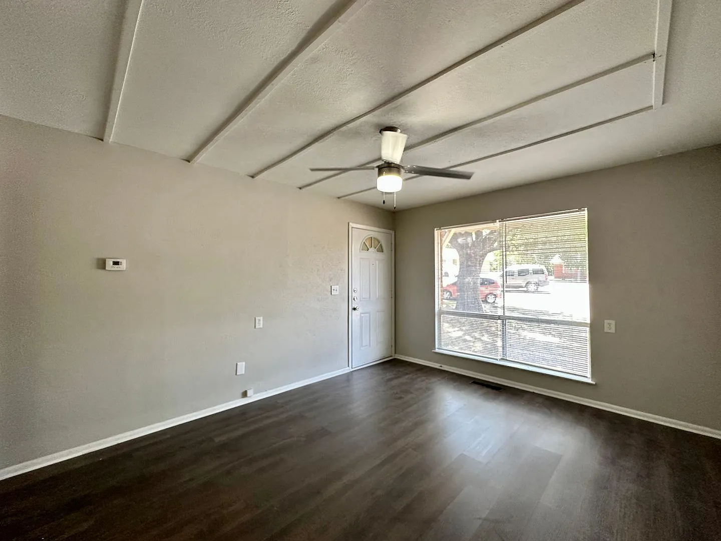 View Now/Coming Soon - Charming 2-Bedroom Home With Large Backyard In Lake Worth! — Photo 4