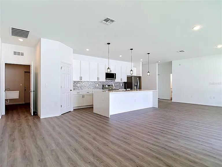 1081 McCrory St — Photo 23