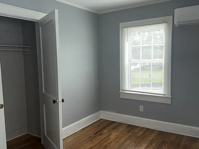 516 E Center St — Photo 6