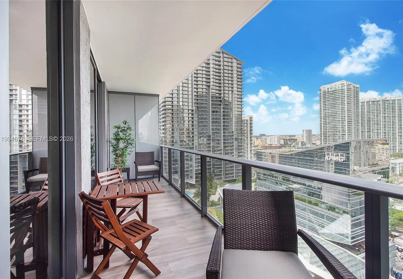 1 bed, 2.0 bath, $5,700 — Photo 2