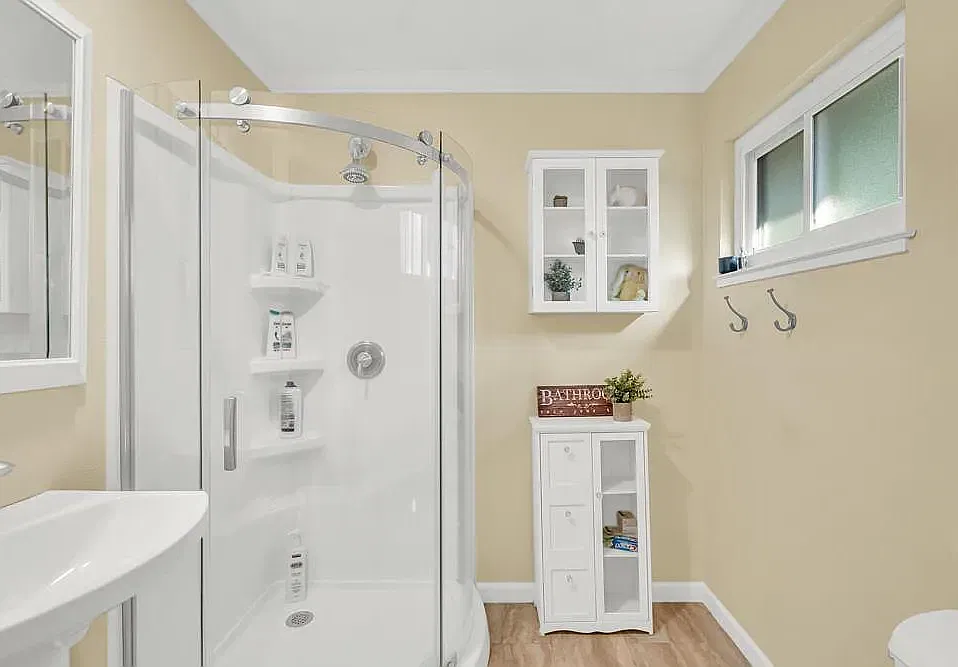 3 bed, 1300 sqft, $2,550 — Photo 2