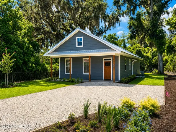 807 Elbert St, Darien, GA 31305