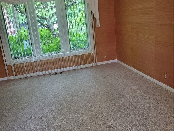 5th image of 4533 Fairlawn Ct