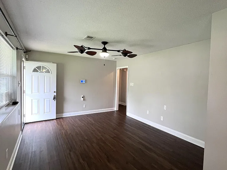 3625 Meadowlark Dr — Photo 3