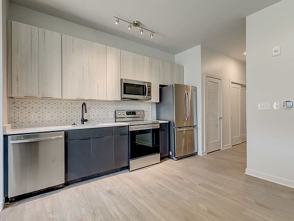 5th image of 115 W Hamburg St #206