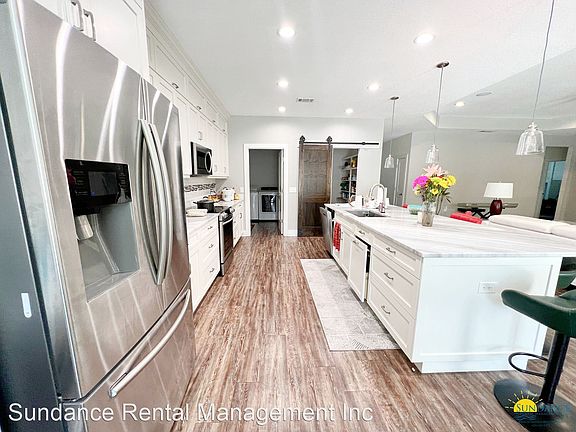 4th image of 2428 Sherwood Dr