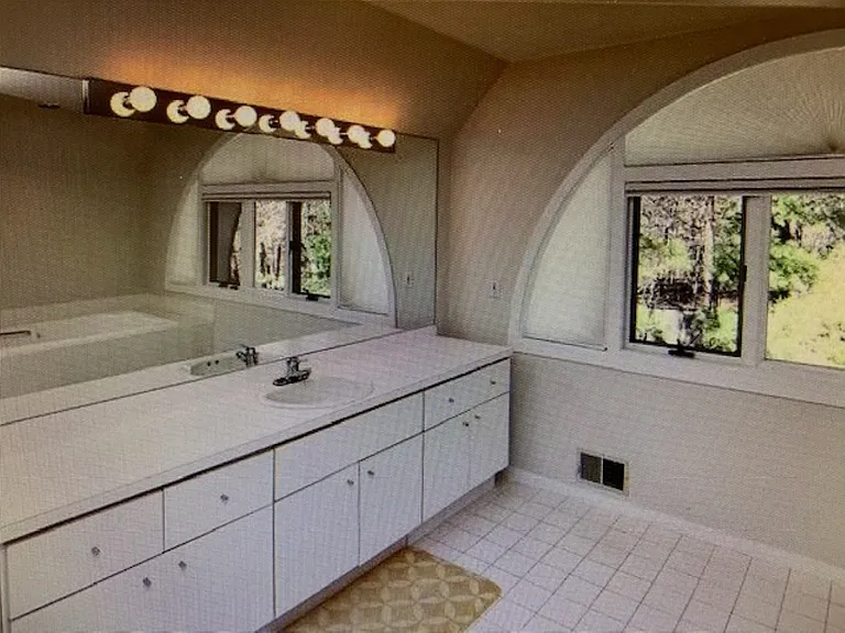 10 Honeysuckle Ln — Photo 12
