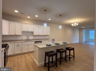 9 Prestwick Ln, Williamstown, NJ 08094