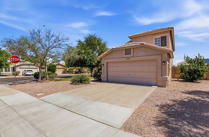 1st image of 1295 N Blackstone Dr
