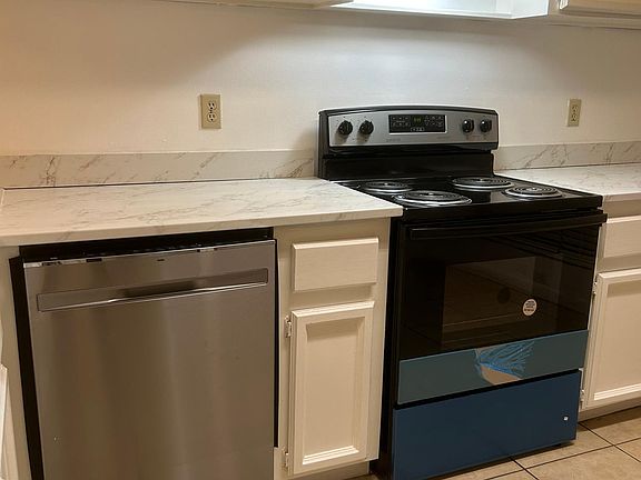 2nd image of 5626 Bennington Dr