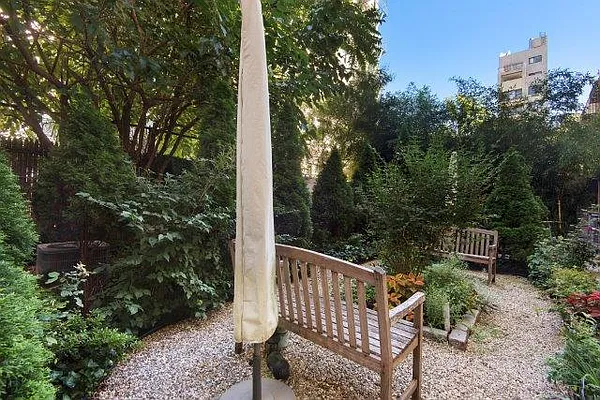 Sold by Compass | media 6