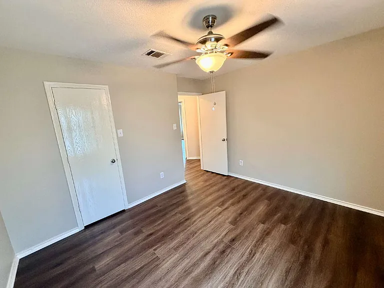 3403 Wickham Ln — Photo 25