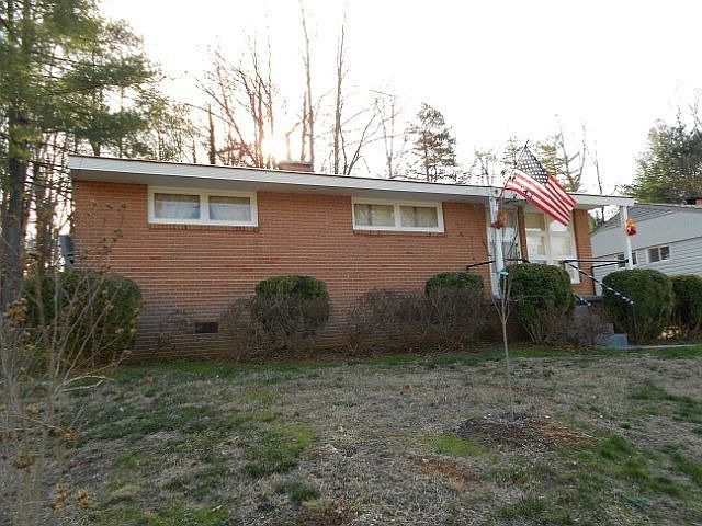1st image of 171 Gray Leaf Cir