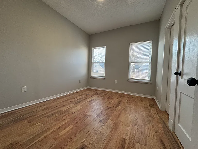 142 Rowe St #4-D — Photo 7