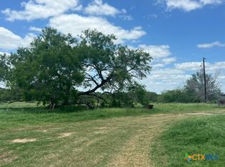 4612 County Road 117, Floresville, TX 78114