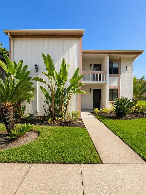 2 bed, 2.0 bath, 1148 sqft, $1,950 — Photo 2