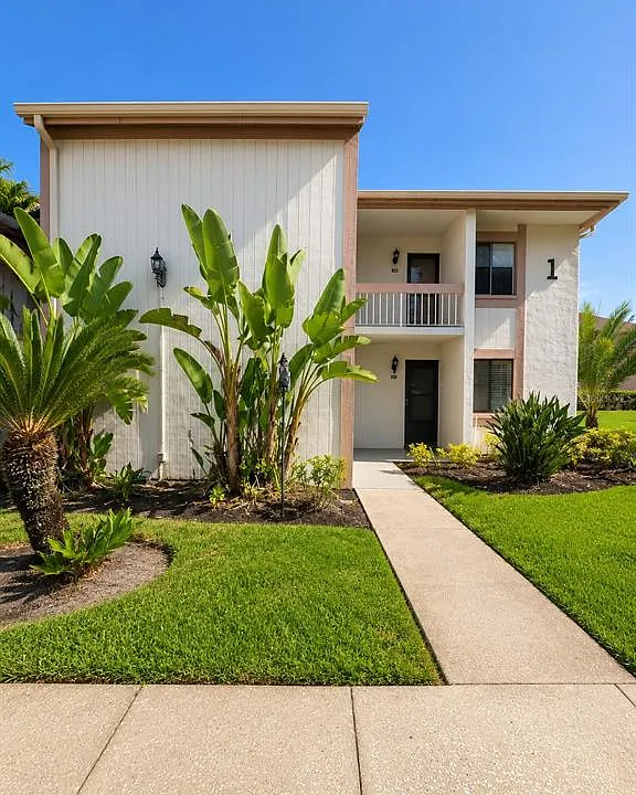 115 Lakeview Pl #115