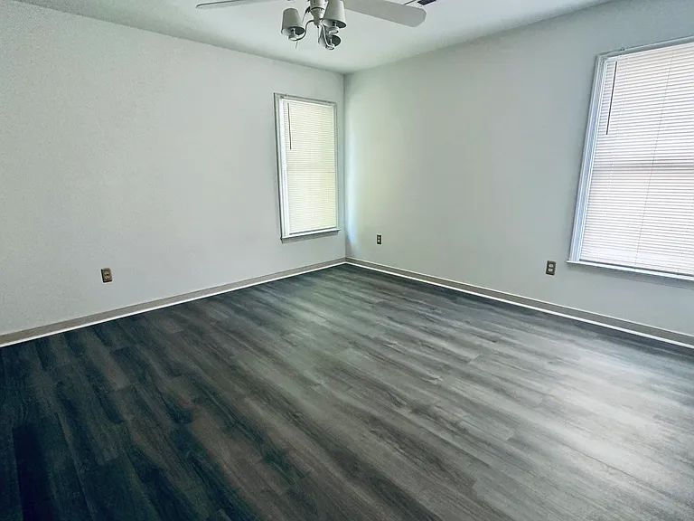 2824 Broadford Ln — Photo 16