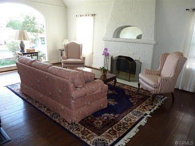 4th image of 1067 E Cypress Ave