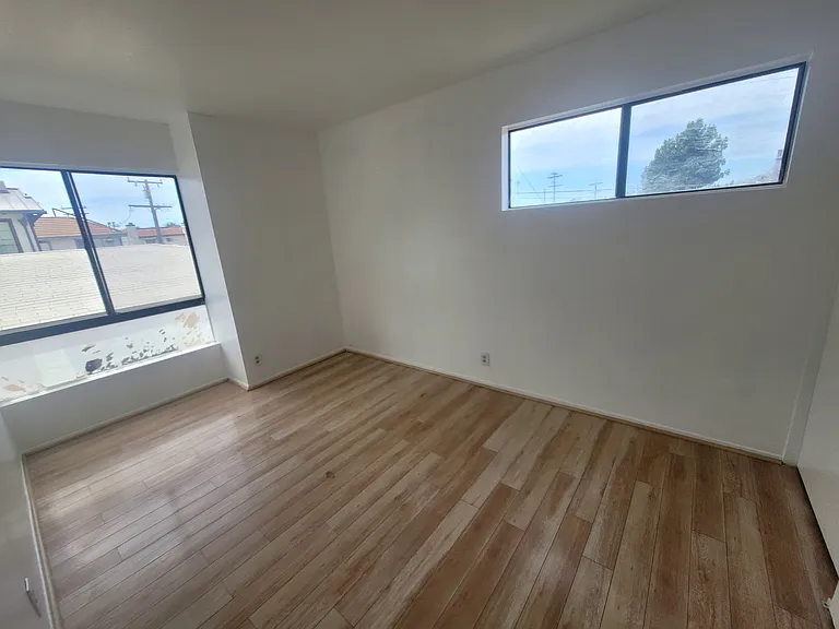 111 S Marguerita Ave #E — Photo 21