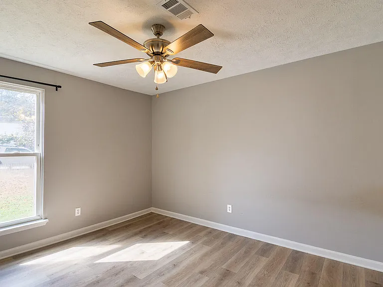 2115 Oakleaf Ct — Photo 15