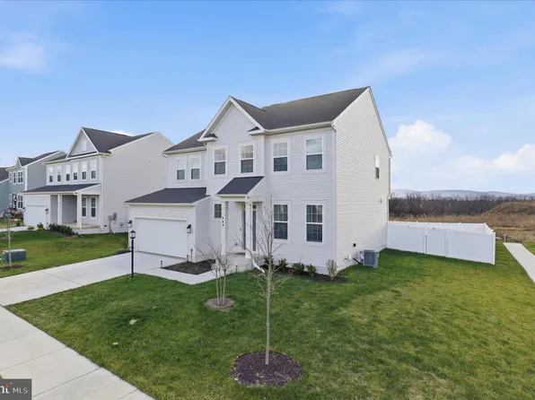 889 Barksdale Dr, Charles Town, WV 25414