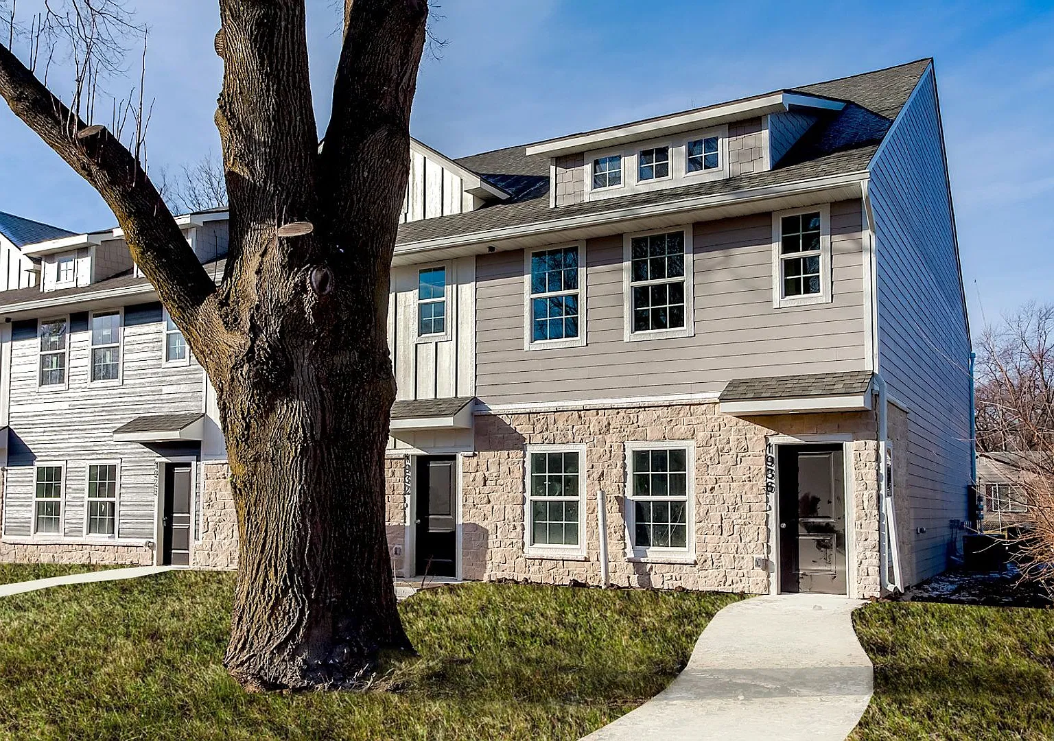 Merle Hay Franklin Townhomes — Photo 1