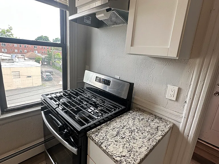 719-725 Wethersfield Ave #B1S — Photo 3