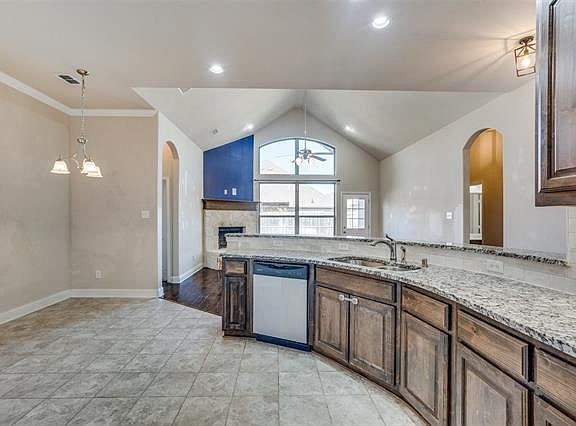 4th image of 3411 Walnut Ln