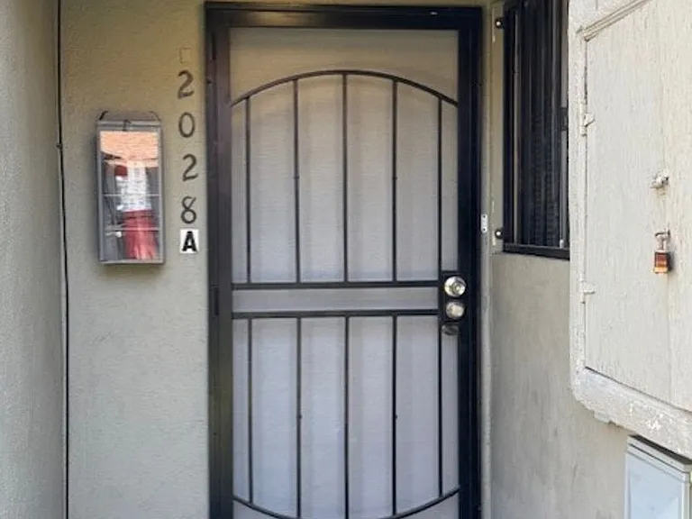 2024 Chestnut Ave — Photo 4