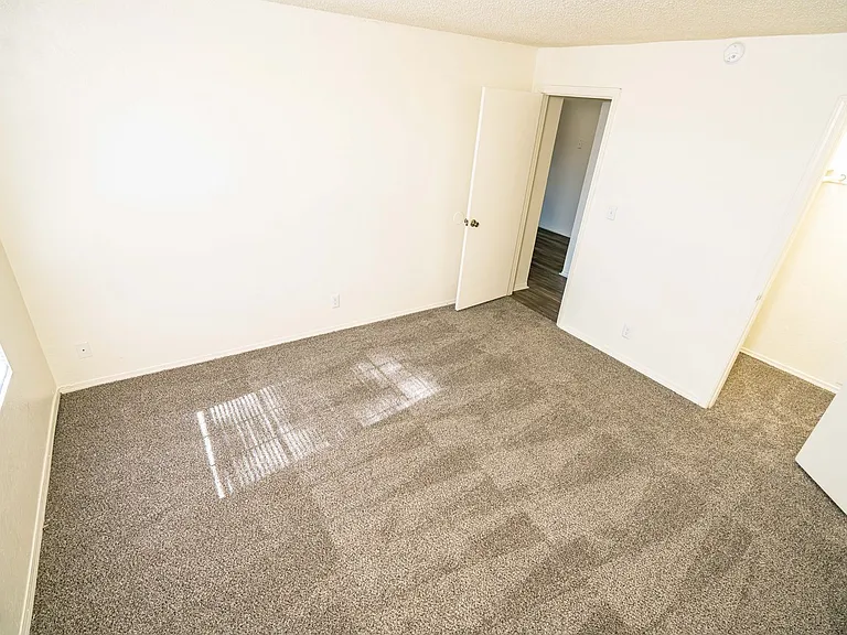 Tamarack Place Apartments — Photo 12