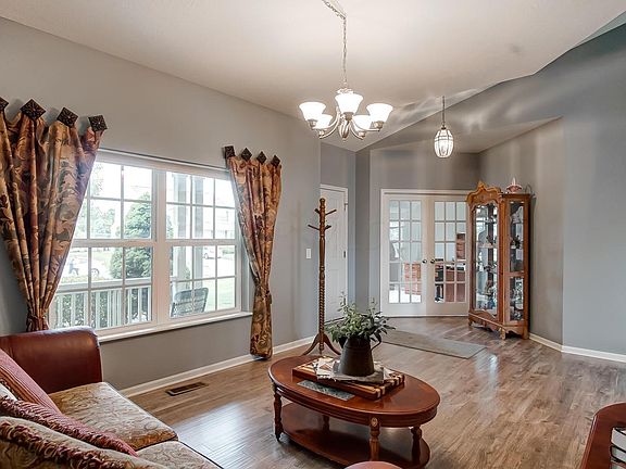 3rd image of 108 Mannaseh Dr E