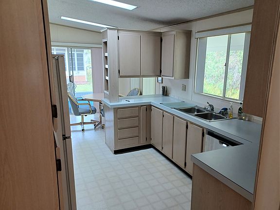3rd image of 2215 Par Cir #533