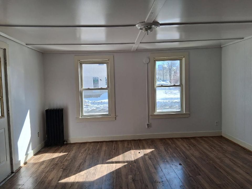 1st image of 19 Bowman St #1
